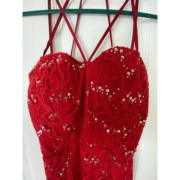 Formal Dress 🔥 - Picture 6 of 8